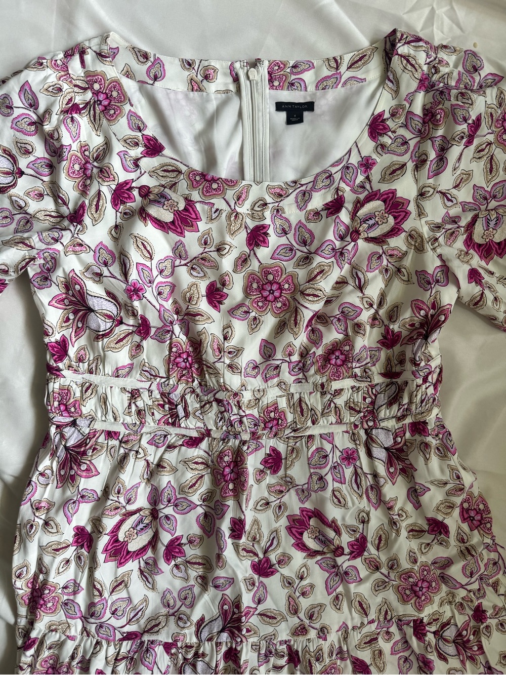Like New Ann Taylor Floral Flowy Pink Maxi Dress Size 6 - Picture 4 of 6